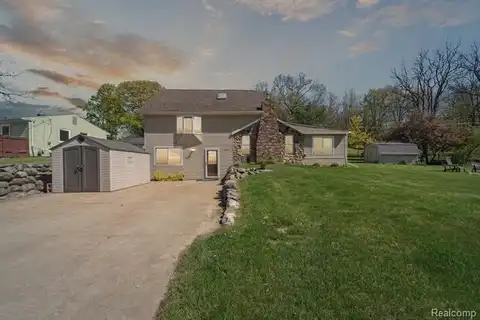 5780 ELVIRA, Pinckney, MI 48169