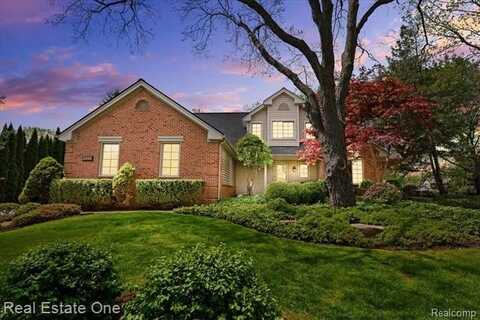 2668 BAY VISTA Drive, Highland, MI 48357