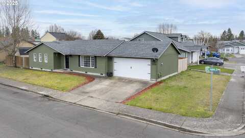 2550 NE AARON DR, McMinnville, OR 97128