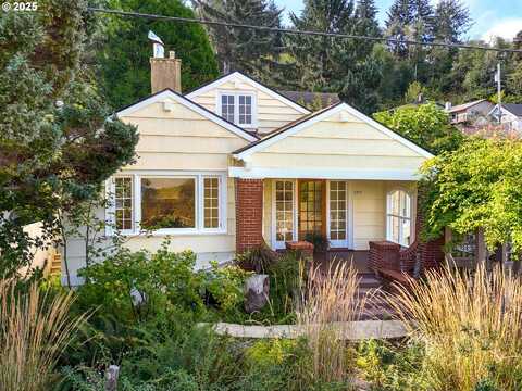 1925 IRVING AVE, Astoria, OR 97103