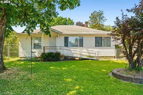 2386 CLEAR VUE LN, Springfield, OR 97477
