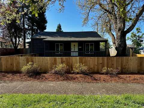 1733 I ST, Springfield, OR 97477
