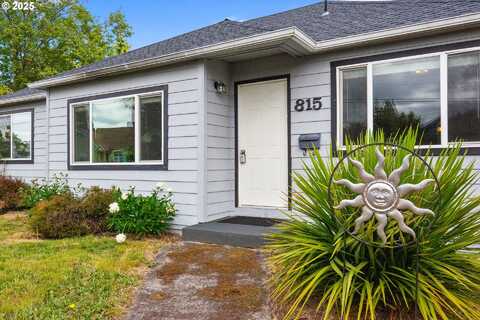 815 W NEBO ST, Roseburg, OR 97471