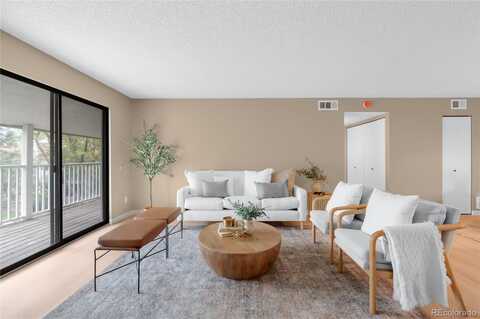 921 S Walden Street, Aurora, CO 80017