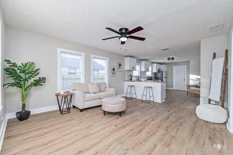 306 E 38th St, San Angelo, TX 76903