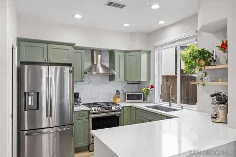 745 Caminito Valiente, Chula Vista, CA 91911