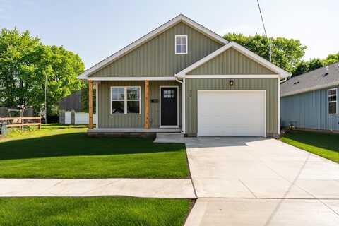 30 Maple Street, Jeffersonville, OH 43128