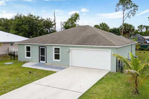482 NW Fairfax Avenue, Port Saint Lucie, FL 34983