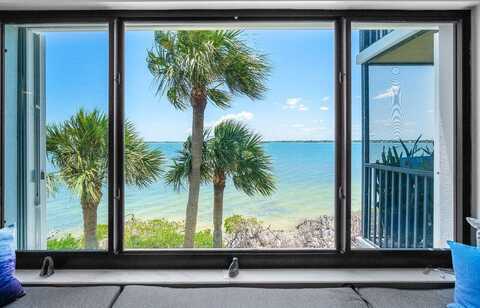 20 NE Plantation Road, Stuart, FL 34996
