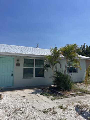8352 SE Sunset Street, Hobe Sound, FL 33455