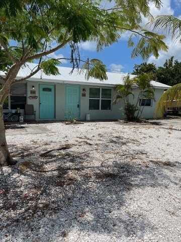 8352 SE Sunset Street, Hobe Sound, FL 33455