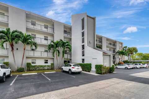 6850 10th Avenue N, Lake Worth, FL 33467