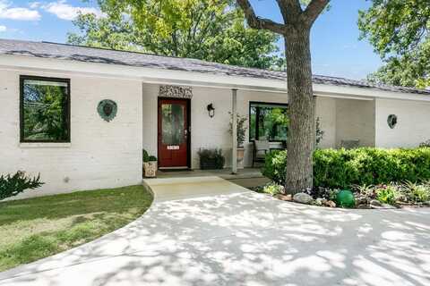702 Eagle St, Fredericksburg, TX 78624