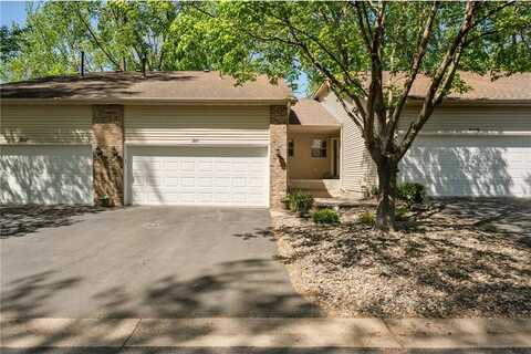 911 Oakwood Heights Circle, Eagan, MN 55123