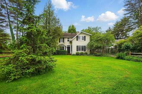 8825 Old Indian Hill Road, Indian Hill, OH 45243