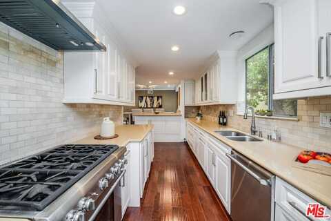 441 N Oakhurst Dr, Beverly Hills, CA 90210