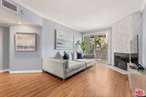 8160 Manitoba St, Playa Del Rey, CA 90293