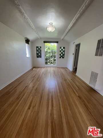 318 S Reeves Dr, Beverly Hills, CA 90212
