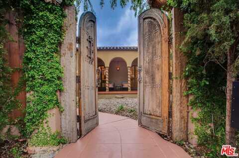 1900 N Serrano Ave, Los Angeles, CA 90027