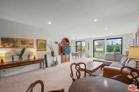 4454 Ventura Canyon Ave, Sherman Oaks, CA 91423