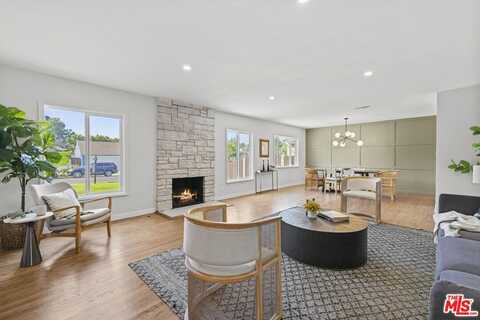 15517 Hart St, Van Nuys, CA 91406