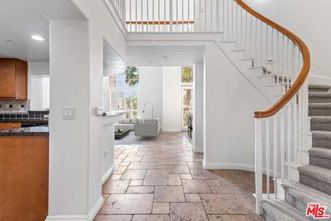 5831 Seawalk Dr, Playa Vista, CA 90094