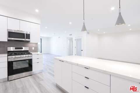 11800 Courtleigh Dr, Los Angeles, CA 90066