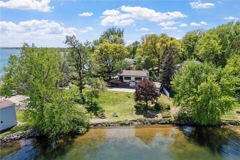 9984 Bonnie Glen Parkway, Chisago City, MN 55013