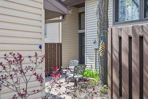 147 River Woods Lane, Burnsville, MN 55337