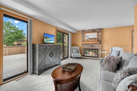 2111 Tamarin Trail, Golden Valley, MN 55427