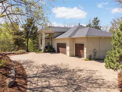 8679 Sunset Court, Shakopee, MN 55379