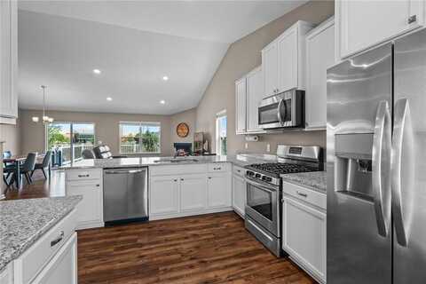 8506 Titanium Circle, Woodbury, MN 55129
