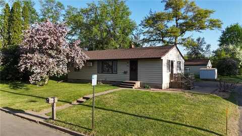 810 E Broadway, Little Falls, MN 56345