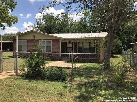 118 S Garcia St., Pearsall, TX 78061