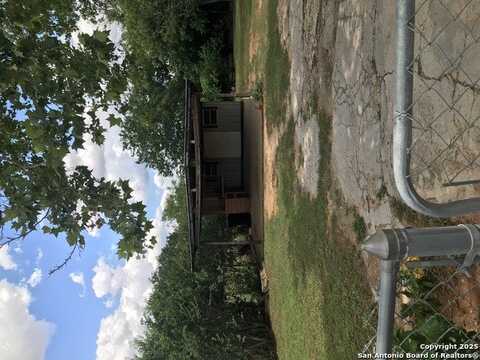 112 S Garcia St., Pearsall, TX 78061
