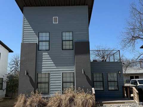 1018 Delaware St, San Antonio, TX 78210