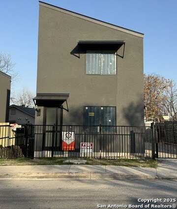 110 Santa Paula, San Antonio, TX 78201