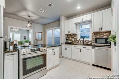 719 W Elsmere, San Antonio, TX 78212