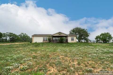 420 County Road 775, Devine, TX 78016