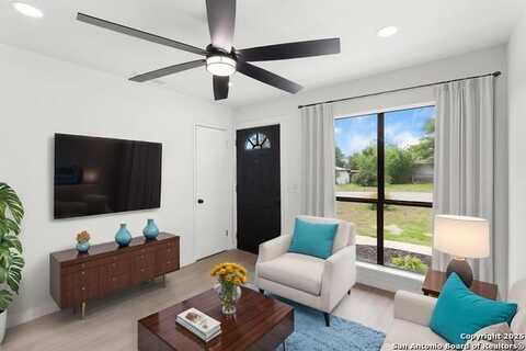 7621 Strolling Ln, Live Oak, TX 78233