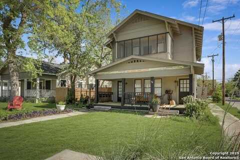 200 Queen Anne Ct, San Antonio, TX 78209
