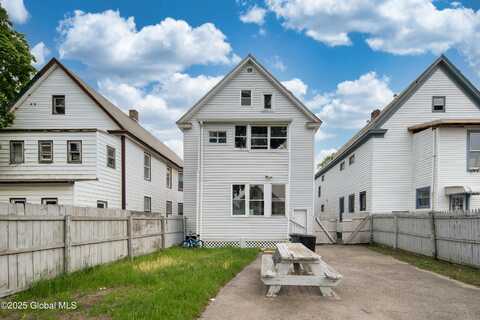22 Swan Street, Schenectady, NY 12307