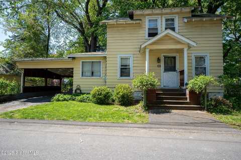 8 Pineridge Place, Bethlehem, NY 12054