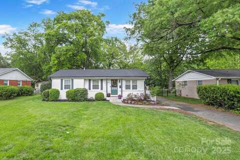 3809 Topsfield Road, Charlotte, NC 28211