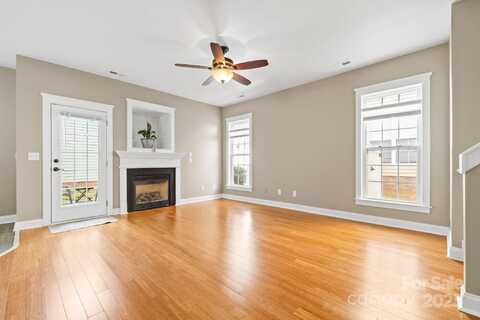 132 E Morehouse Avenue, Mooresville, NC 28117