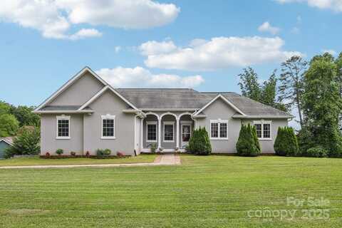 150 Baton Lane, Hendersonville, NC 28792
