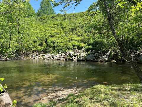 36 W Hometown Place, Sylva, NC 28779