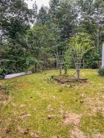 17 Howell Road, Brevard, NC 28712