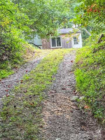 17 Howell Road, Brevard, NC 28712