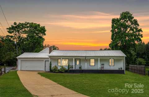 2054 Hickory Hills Drive, Denver, NC 28037
